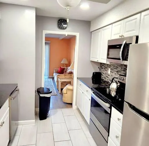 Holiday home Spacious 2 Bedroom And 2 Baths *