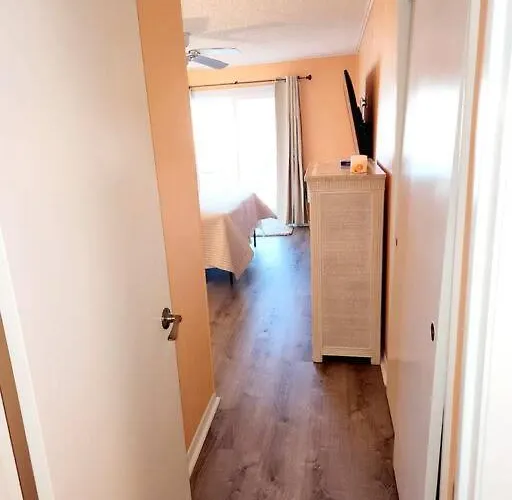 Holiday home Spacious 2 Bedroom And 2 Baths