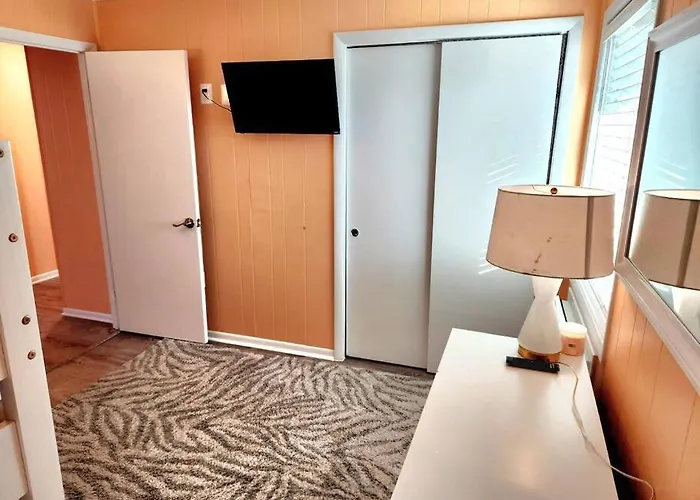 Holiday home Spacious 2 Bedroom And 2 Baths