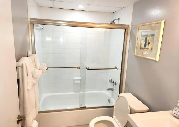 Spacious 2 Bedroom And 2 Baths Holiday home *