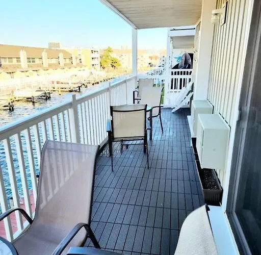 Spacious 2 Bedroom And 2 Baths