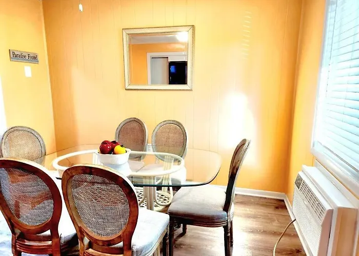 Holiday home Spacious 2 Bedroom And 2 Baths *