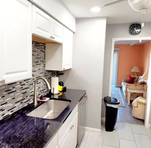 Spacious 2 Bedroom And 2 Baths Holiday home *